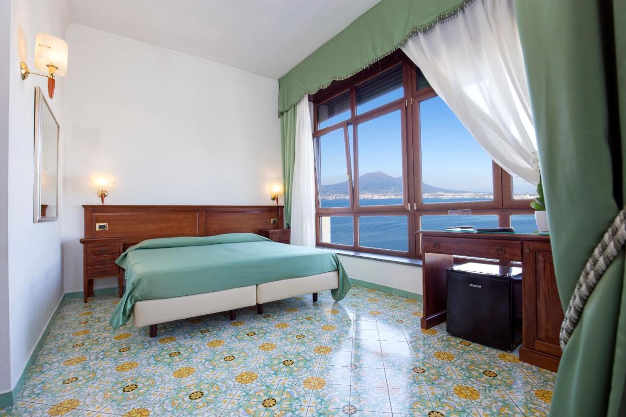 La Panoramica Hotel Castellammare di Stabia Buitenkant foto